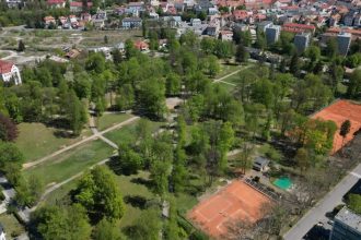 Z historickeho parku zmizlo takmer 150 stromov nasleduje obnova Po mesiacoch ho opat spristupnili
