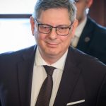diskusia o navrhu noveho obcianskeho zakonnika je skraten na 12 5 hodiny