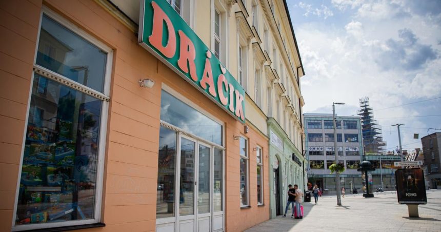 najhorsis vysledok za poslednych desat rokov a prepustanie dracik slabne pochybne prispevky sa stale pribudaju