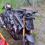 nehoda motorkara v belej po naraze do zabradlia skocil v starostlivosti zachranarov