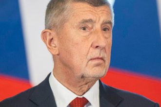 zamestnanci ceskej vlady vyhlasili strajk babis je sklamany