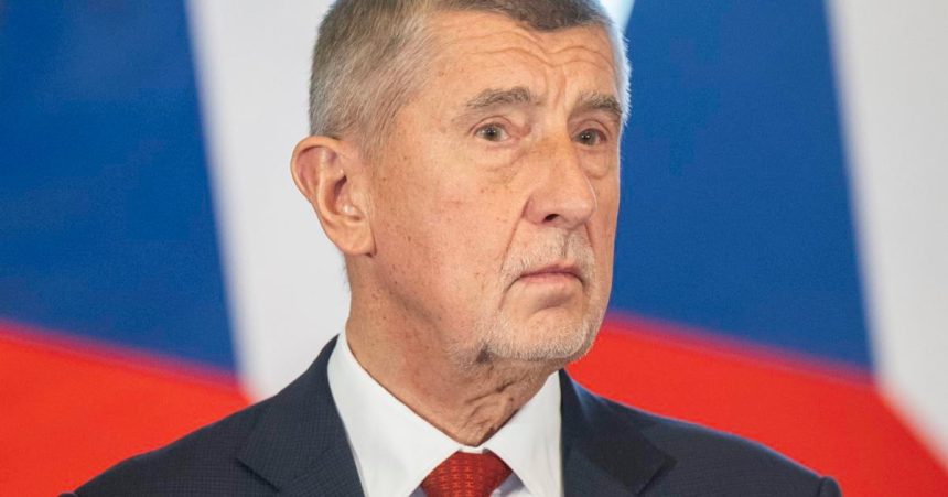 zamestnanci ceskej vlady vyhlasili strajk babis je sklamany