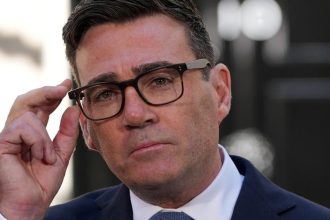 Britski labouristi po nastupe Burnhama v prieskumoch predbehli stranu Reform UK