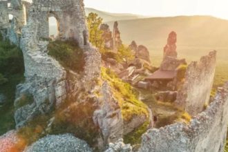 Dve hradne zrucaniny oziu na jednu sa dostanete zadarmo kyvadlovou dopravou