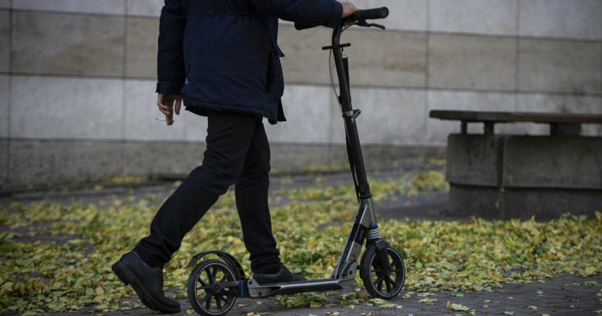 Grecko zakaze osobam mladsim ako 17 rokov pouzivanie elektrickych kolobeziek
