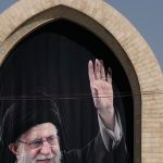 Iran pochovava zavrazdeneho vodcu Procesie budu trvat sest dni