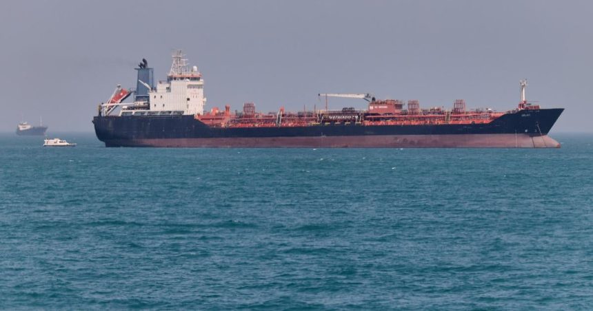 Iran zastavil v Hormuzskom prielive tri ropne tankery