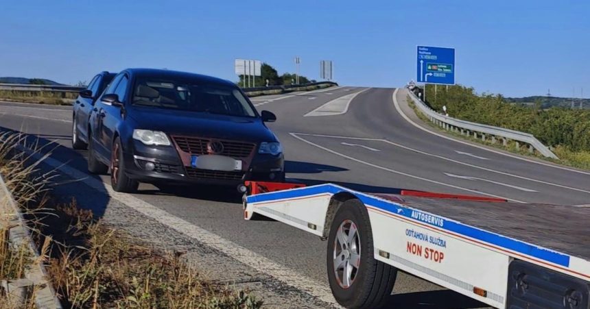 Jeden problem nestacil Vodic sa vydaval za brata a soferoval auto v hladani