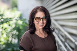 Marci Shore Uprimne nerozumiem tomu ako moze niekto v strednej Evrope sympatizovat s Putinom