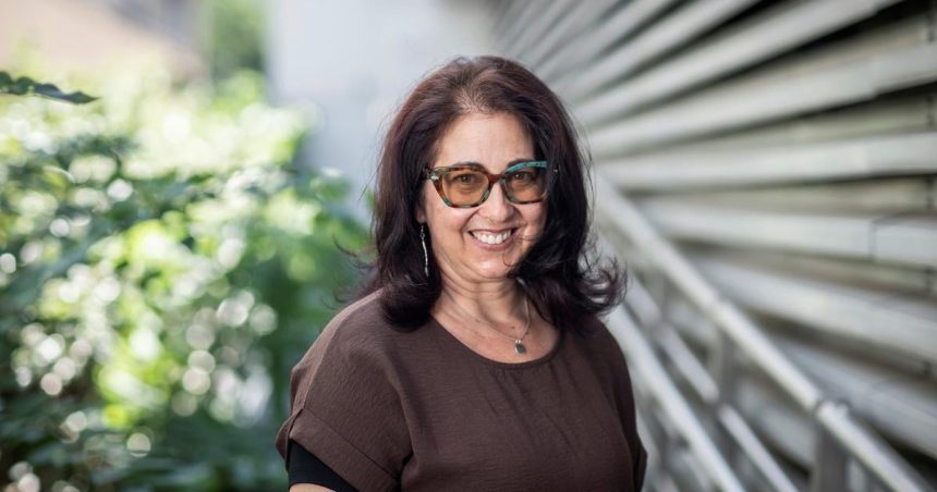 Marci Shore Uprimne nerozumiem tomu ako moze niekto v strednej Evrope sympatizovat s Putinom