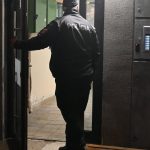 Muz obvineny z vrazdy rodicov a sestry sudit nebudu Rozhodol o tom znalecky posudok