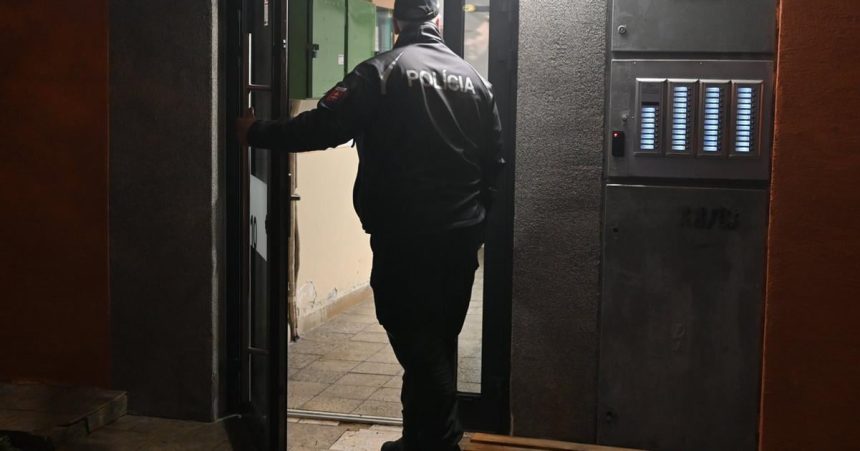 Muz obvineny z vrazdy rodicov a sestry sudit nebudu Rozhodol o tom znalecky posudok