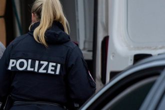 Muz v Rakusku zabil sekerou partnera svojej byvale j priatelky