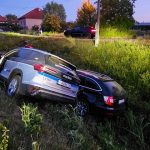 Policia prenasledovala opiteho vodica Nakoniec sa ich autazrazili a skoncili v odvodnovacom kanali
