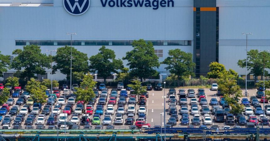 Situacia v Cine ostava narocna globlny predaj Volkswagenu poklesol