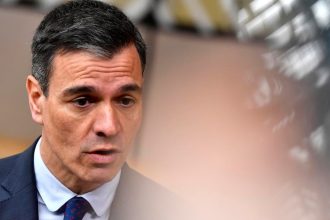 Spanielsky premier Sanchez navstivil oblast postihnutu rozsiahlym lesnym poziarom
