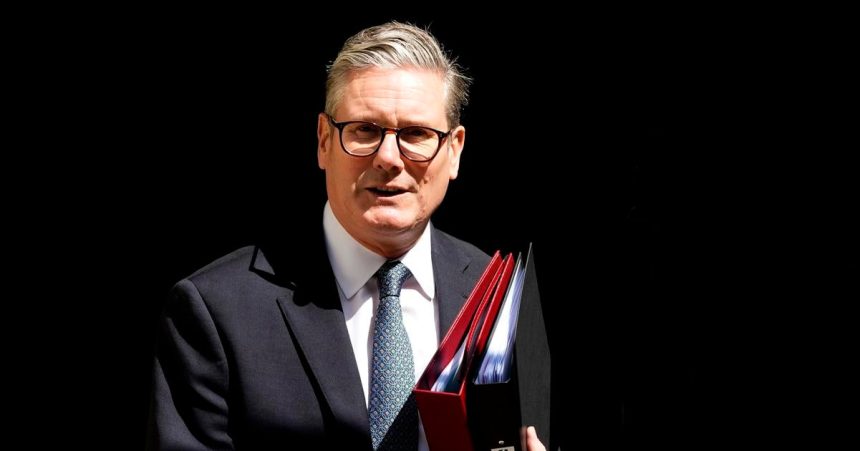 Starmer v prvom rozhovore od oznamenia rezignacie varoval svojho nastupcu