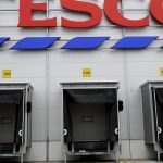 Tesco udajne uvazuje o predaji stredoeuropskych prevadzok