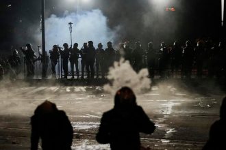 Turecko zahajilo raziu proti stupencom Fethullahovho hnutia