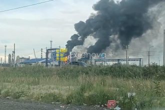 Ukrajina zasiahla najvacsiu sibirska rafinriu Drony preleteli rekordnych tritisic kilometrov