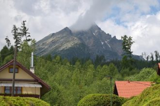 V horskych oblastiach bude od utorka popoludni silnejsi vietor