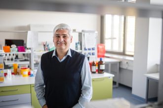Vedec Cekan otvara nove laboratorium pacientkam s rakovinou prsnika ponuka bezplatny diagnosticky test