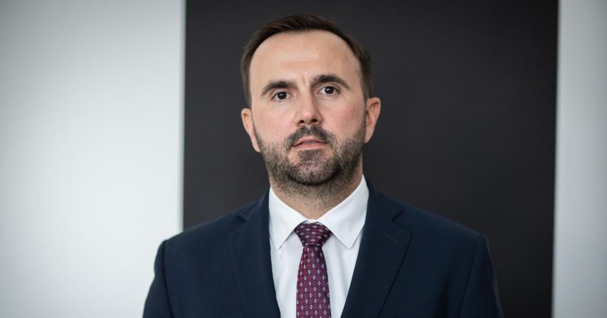 Vo vnutri Financnej spravy funguje organizovana skupina hovori poslanec PS Stefan Kiss
