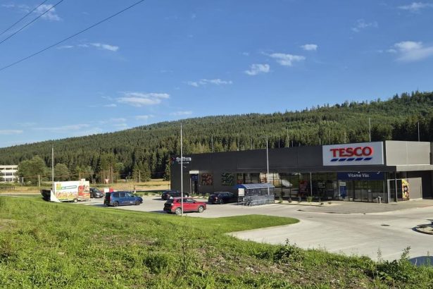 Znamy obchodny retazec otvori v Zakamennom stvrty supermarket Rozhoduje sa medzi dvoma pozemkami
