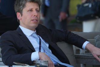 spolocnost Apple podala zalobu proti OpenAI za kradez obchodneho tajomstva