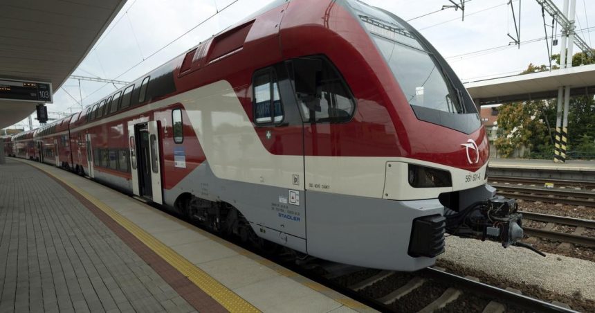 stredajsie zrusenia a meskania viacerich vlakov na zapade sposobil had