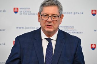 suskovo ministerstvo ma obavy z biologickych zbrani ako slovenska vlada pripomienkuje prilohu k pandemickej zmluve