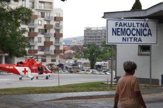 zachranari pristavaju uz roky v provizoriu statnej nemocnici chyba heliport pomoc ma prist od zupy