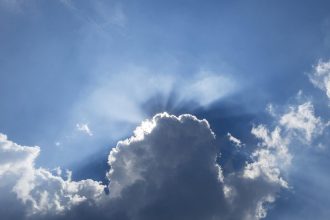 Dnes bude prevazne polooblacno az oblacno s teplotami do 27 stupnov Celzia