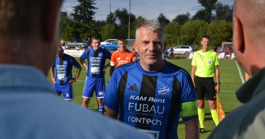 Karieru vymenil za vzdelanie hral s reprezentantmi Kapitanovi na konci tlieskali aj prvoligisti