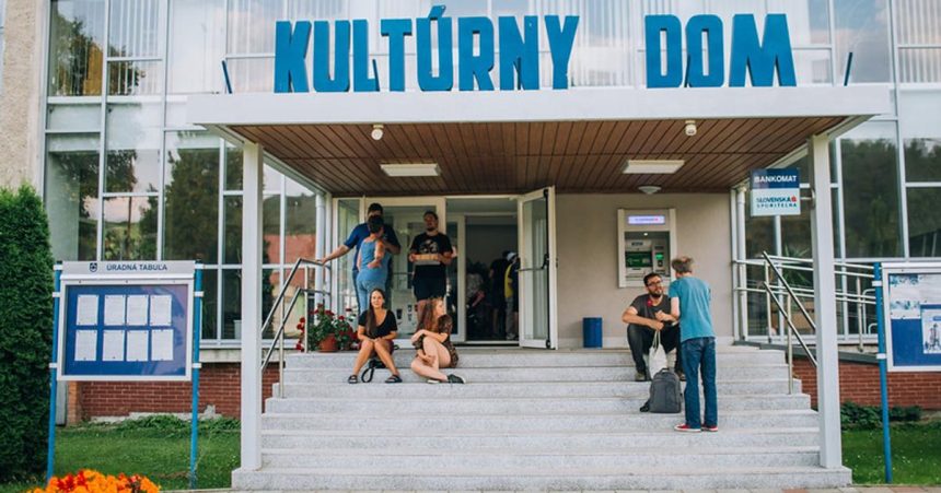 Na Oravu zavita filmovy autobus Ozivi stare kina a premieta bude aj v byvalych kupeoch