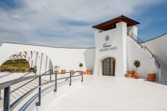 Na luxusny komplex na vychode prispel aj stat Teraz celi vysokym stratam