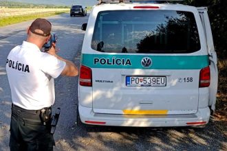 Policajti uzavreli cesty v presove a okoli zadrzali vodicske preukazy osvedcenia aj evidencne cisla