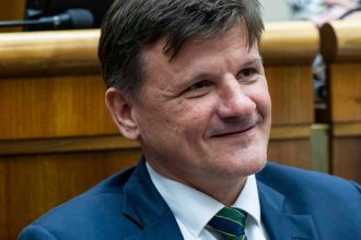 Poslanec Alojz Hlina sa stava riadnym clenom strany SaS