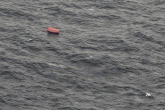 Pri pobrezi Indie sa potopila nakladna lod patraju po 22 nezvestnych osobach