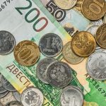 Rusi masovo vyberaju peniaze z banku Vysokym urokom a tvrdeniam o dobrej kondicii neveria