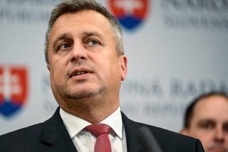 SNS podpori Mazureka za predsedu presovskeho kraja ak Republika schvali Lucanskeho v zilinskom