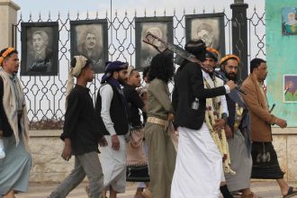 Saudska Arabia zasiahne proti husiom ak budu pokracovat v utokoch
