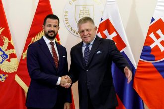 premier fico sa stretol s prezidentom ciernej hory miletovicom