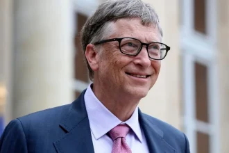 AI by mohla spôsobiť smrť miliardy ľudí, varuje Gates
