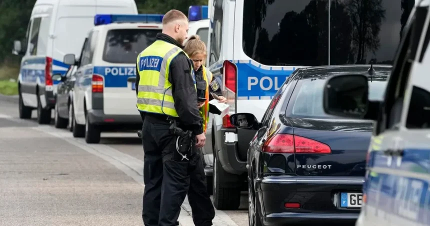 Autobus s turistami sa zrútil pri zjazde do doliny, hlásia zranených