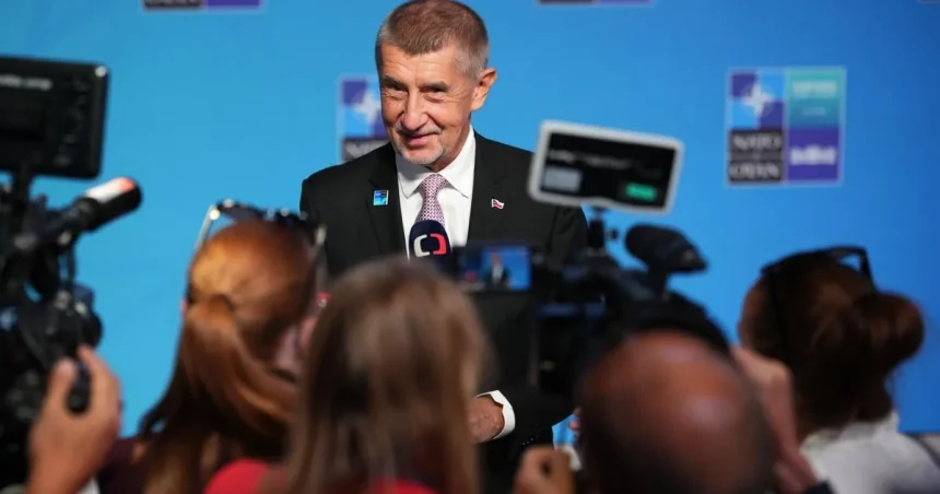Babiš vidí hybridnú vojnu, no nekoná. Navrhuje európsku protiraketovú obranu