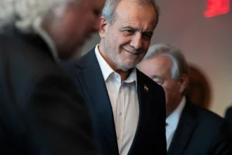 Blízky východ nepotrebuje Spojené štáty ako regionálneho policajta, tvrdí Pezeškiján