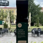 Cigaretový filter sa rozkladá 15 rokov. Ohorky poslúžia ako prímes do asfaltu