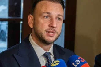 Dopyt po kamerách v školách je enormný, nebude možné ho uspokojiť, uviedol Šutaj Eštok