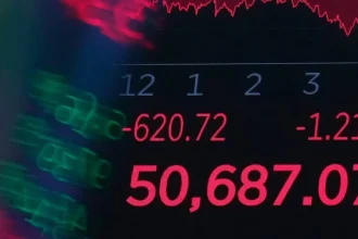 Dow Jones prudko klesol o viac než 500 bodov
